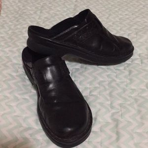 Clarks Clogs